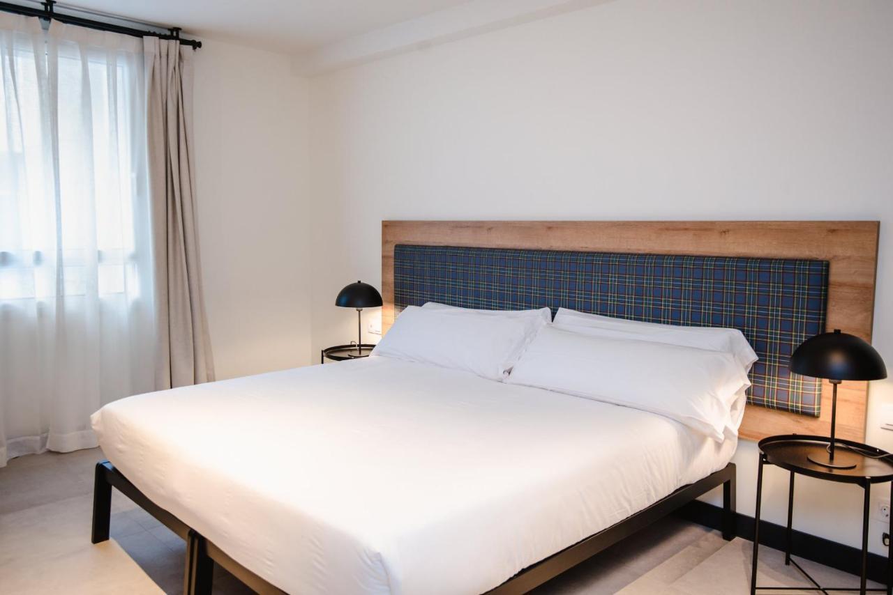 Hostal Latroupe La Granja