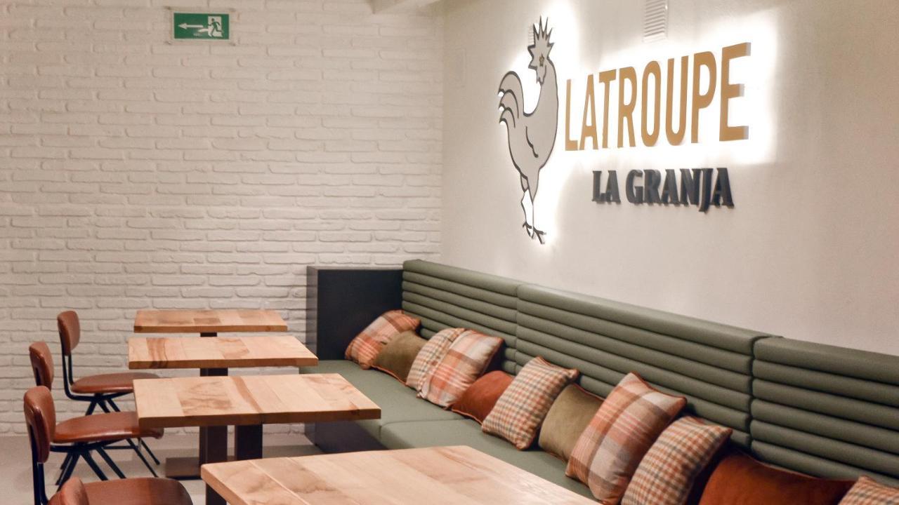Latroupe La Granja Hostel 2*